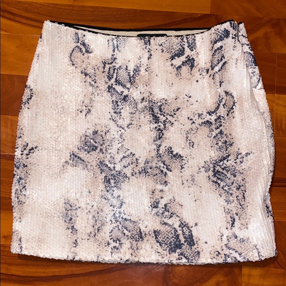 Like New Bebe Snake Print Sequin Skirt Size XS